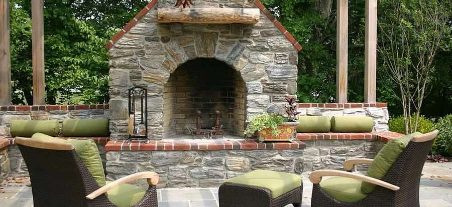 Outdoor mantels for an outdoor fireplace