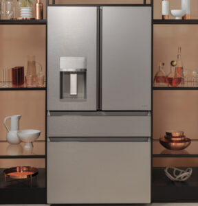 CAFÉ 28 CF FD 4-DOOR REFRIGERATOR. PLATINUM GLASS