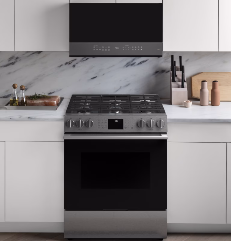 CAFÉ 30" Slide-in Gas Range - Platinum Glass